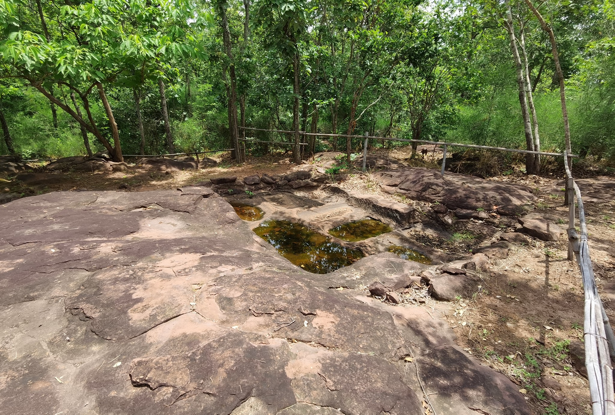 Ban_Som_Kob_Ngam_Sandstone_Historical Quarry1.jpeg